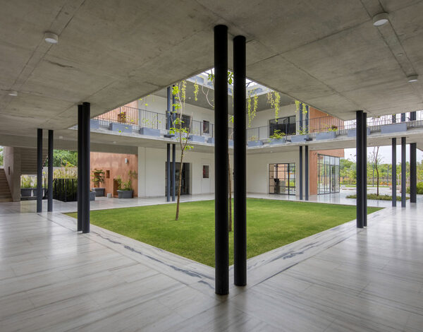 روضة الأطفال "Toy Blocks" أحمد آباد 3 Toy Blocks Kindergarten Blocher Partners 003