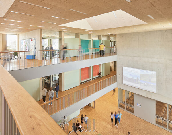 متوسطة كونراد لورانز - النمسا 4 Konrad Lorenz Secondary School 004