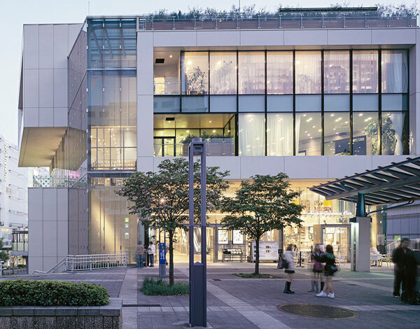 المركز التجاري يوتسوباكو - اليابان 2 Yotsubako shopping center Japan 002